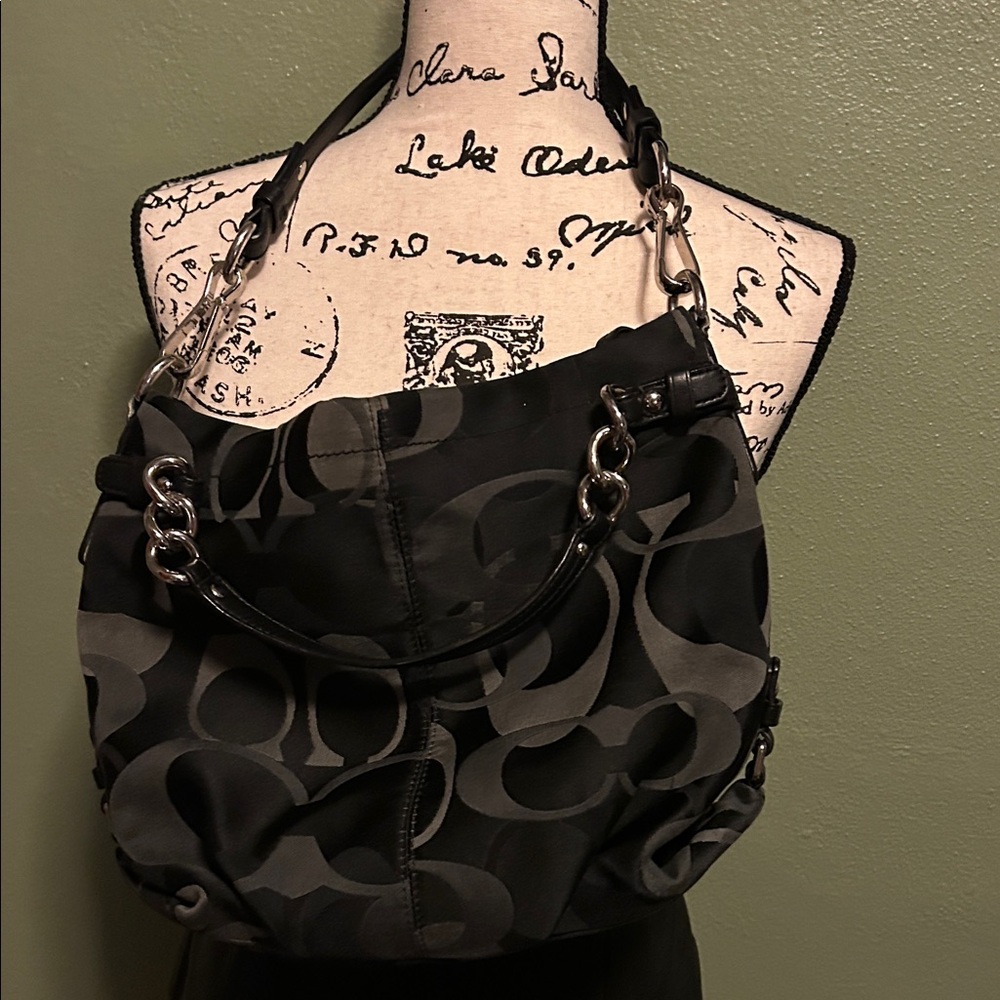 Coach Elegant Black and Gray Shoulder Bag - Picture 3 of 11
